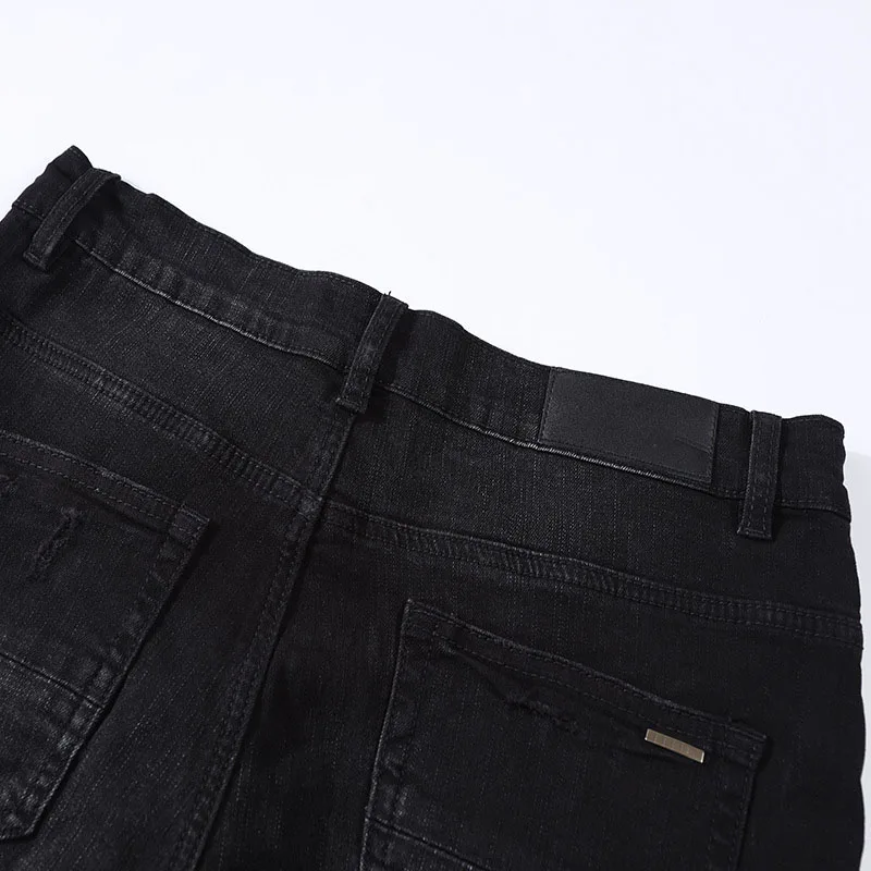 Yüksek Sokak AM Yeni Tasarım erkek Kot Siyah Moda Mektup Patchwork Yırtık Kot Rahat Ince Küçük Ayak Kot Pantolon Delikli Görüntü 4