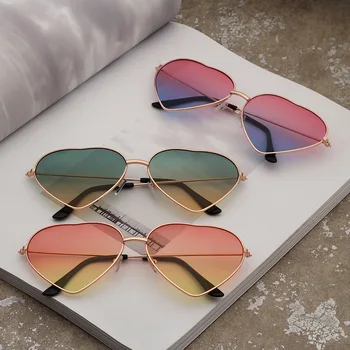 2020 Kalp Şeklinde Güneş Gözlüğü Kadın Pembe Çerçeve Metal Yansıtıcı Ayna Lens Moda Lüks güneş gözlüğü Marka Tasarımcısı Bayanlar İçin 1