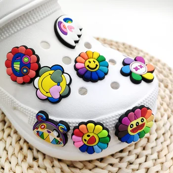 8 adet Çiçek Sevimli Karikatür Croc Charms Ayçiçeği ayakkabı Takılar Uyar DIY Sandalet Dekorasyon Gökkuşağı ayakkabı süslemeleri jıbz 1