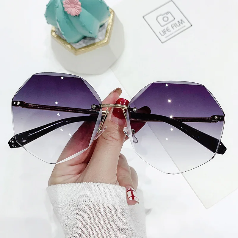 Büyük boy Çerçevesiz Güneş Gözlüğü Moda Kadın Metal Degrade güneş gözlüğü Lüks Bayan Sunglass Gözlük UV400 Shades gafas de sol Görüntü 2